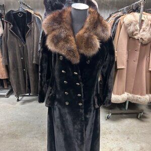 SEAL SEMI FITTED W BELL SLEEVE & MARTIN COLLAR, MAGNIFICENT CUT, 5,000 >$995